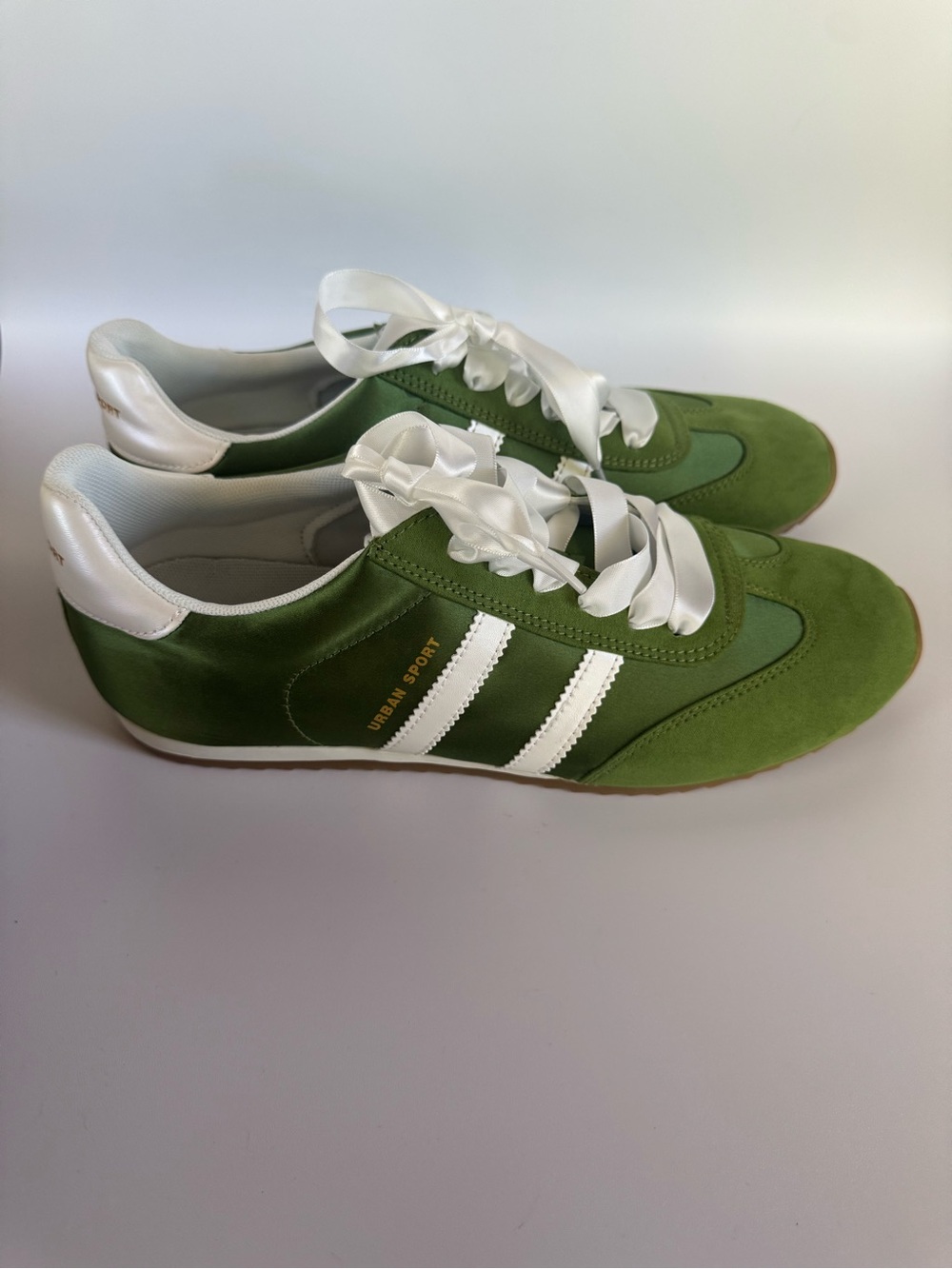 J Slides Green and White Retro Runner Sneakers